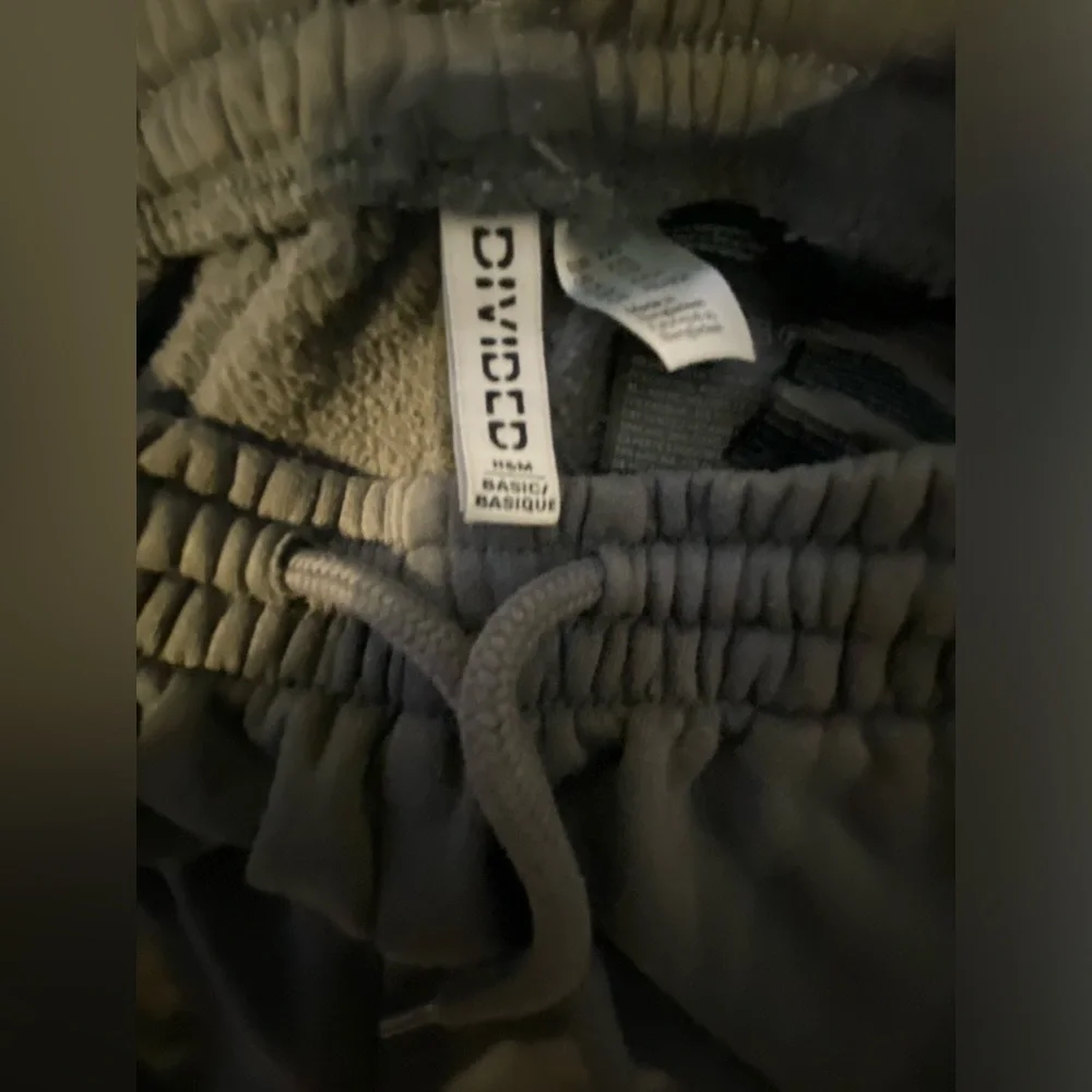 h&m sweatpants - Picture 2 of 3